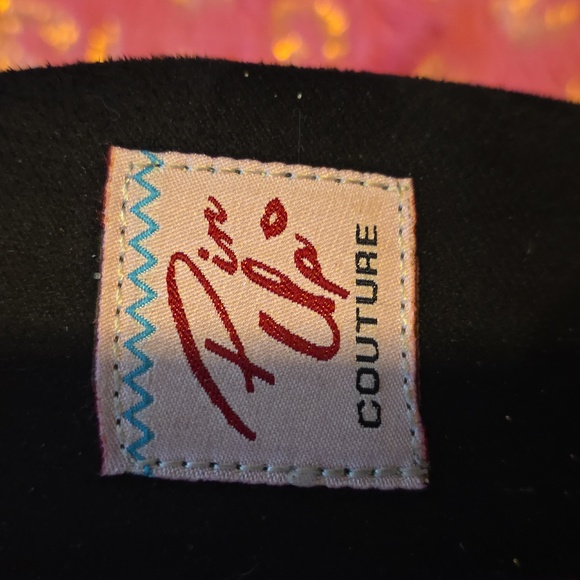 "Belle" Slides - Picture 4 of 4